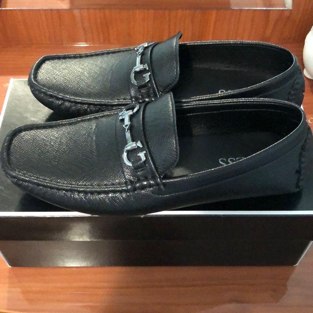 Guess Shoes 8.5